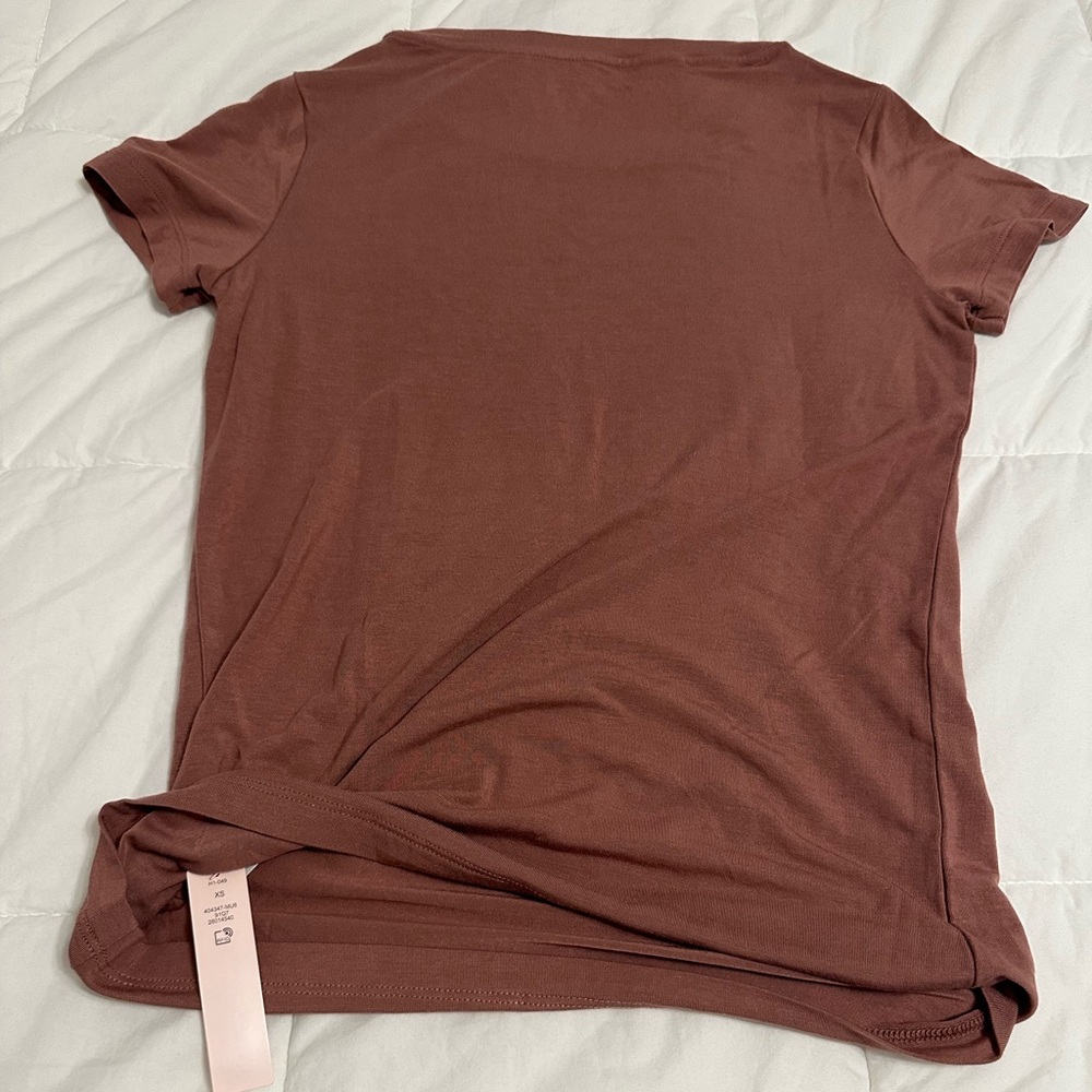👚NWT Victoria Secret T-Shirt